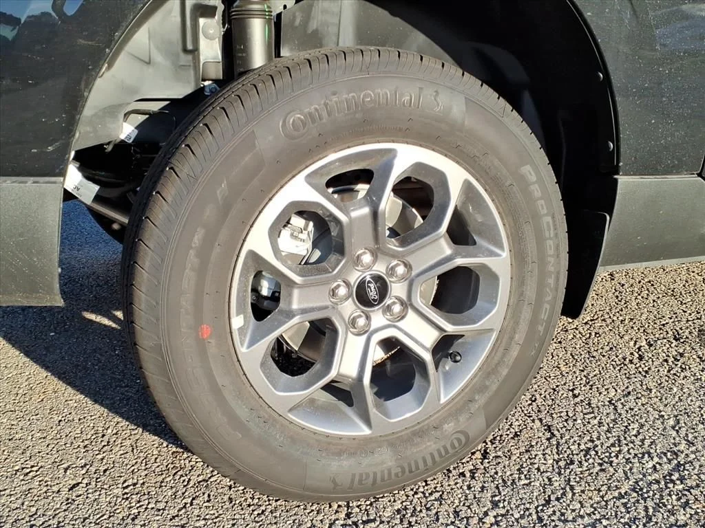 New 2025 Shadow Black Ford XLT image 6