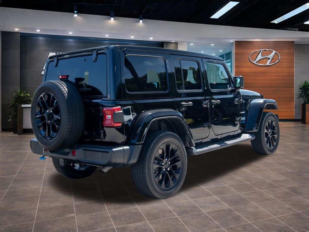 2022 Jeep Wrangler Unlimited Sahara 4XE - Photo 17