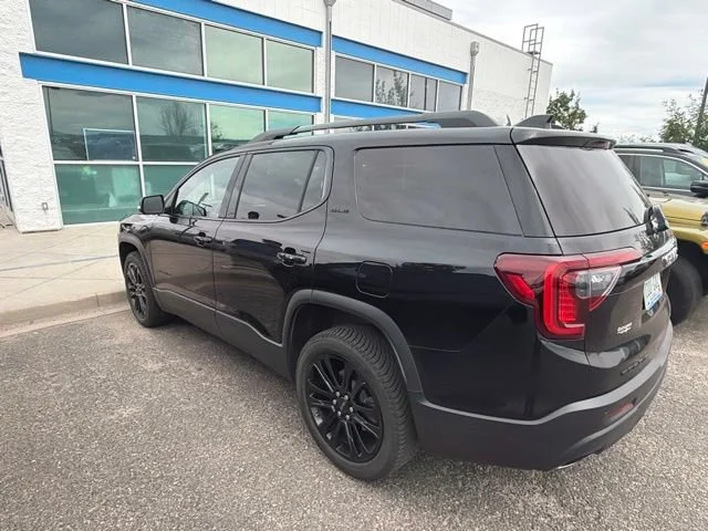 Used 2023 EBONY TWILIGHT METALLIC GMC SLE image 12