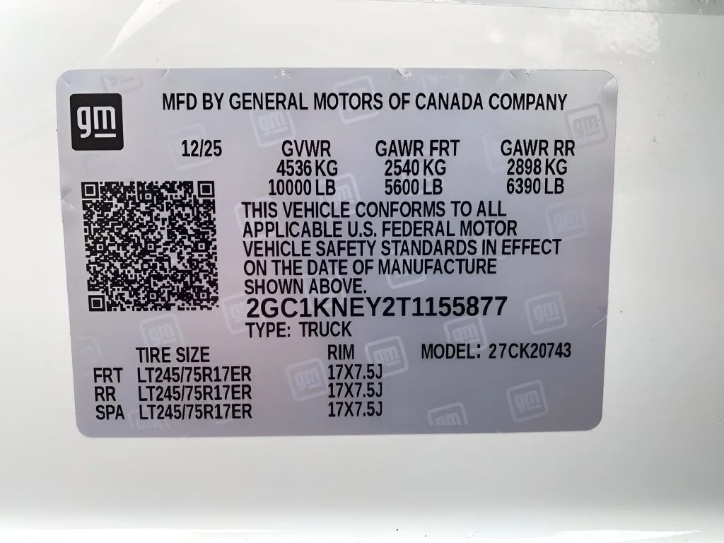 Used 2026 Summit White Chevrolet LT image 38