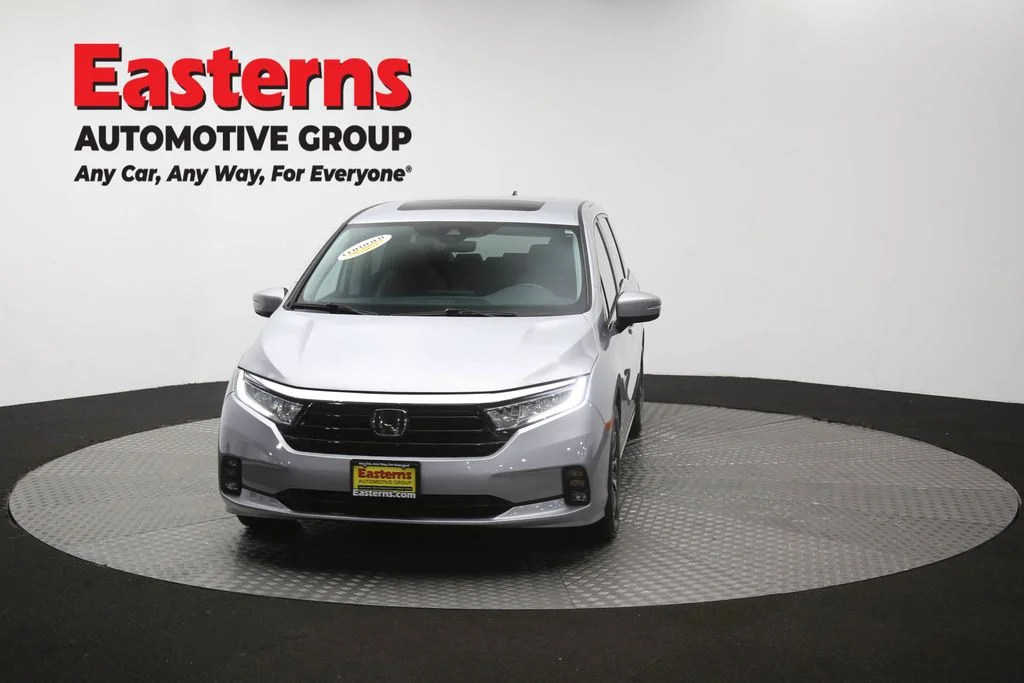 Used 2023 Silver Honda EX-L image 55