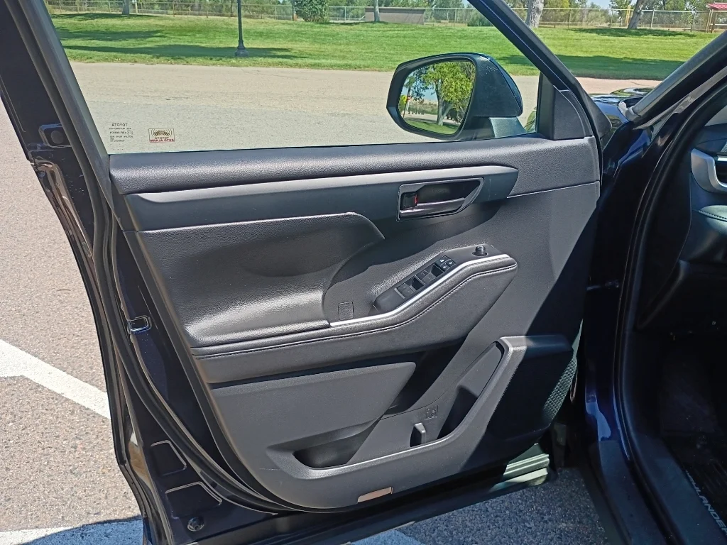 Used 2020 Blueprint Toyota LE image 23