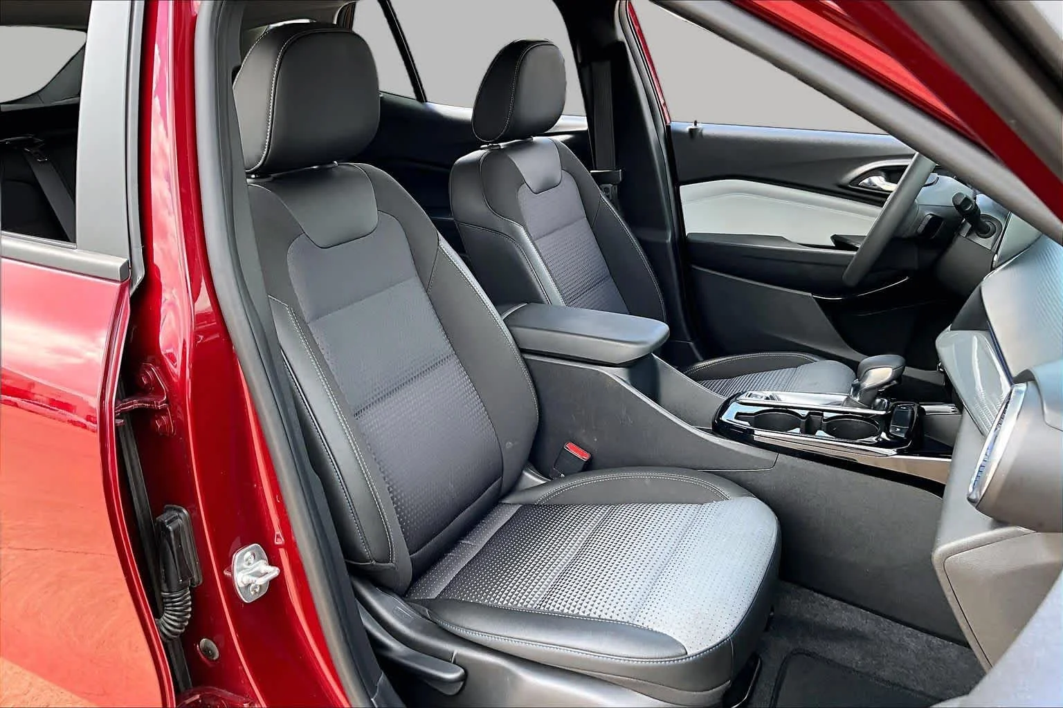 Used 2025 Crimson Metallic Chevrolet LT image 8