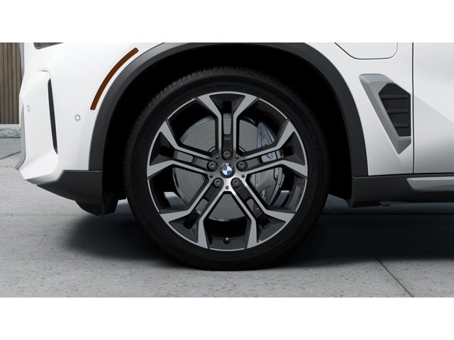 New 2026 Mineral White Metallic BMW xDrive50e image 7