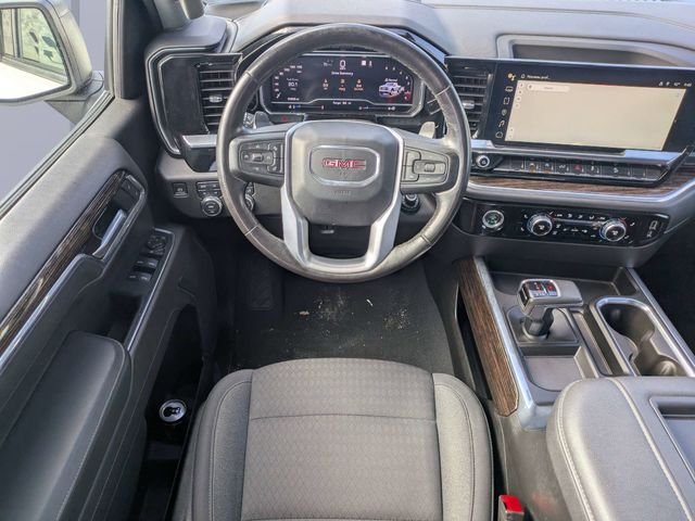 Used 2022 White GMC Elevation image 16