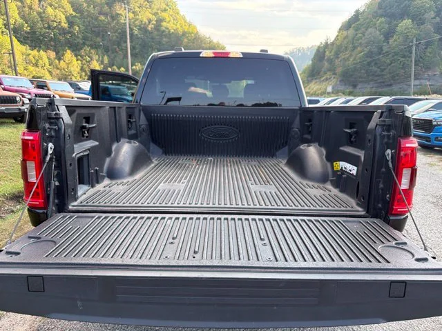 Used 2021 Black Ford XLT image 27