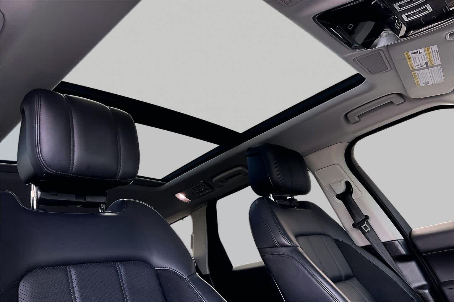 Used 2022 Icy White Land Rover HST image 13