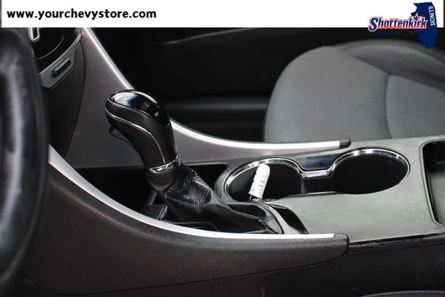 Used 2011 Black Hyundai SE image 23