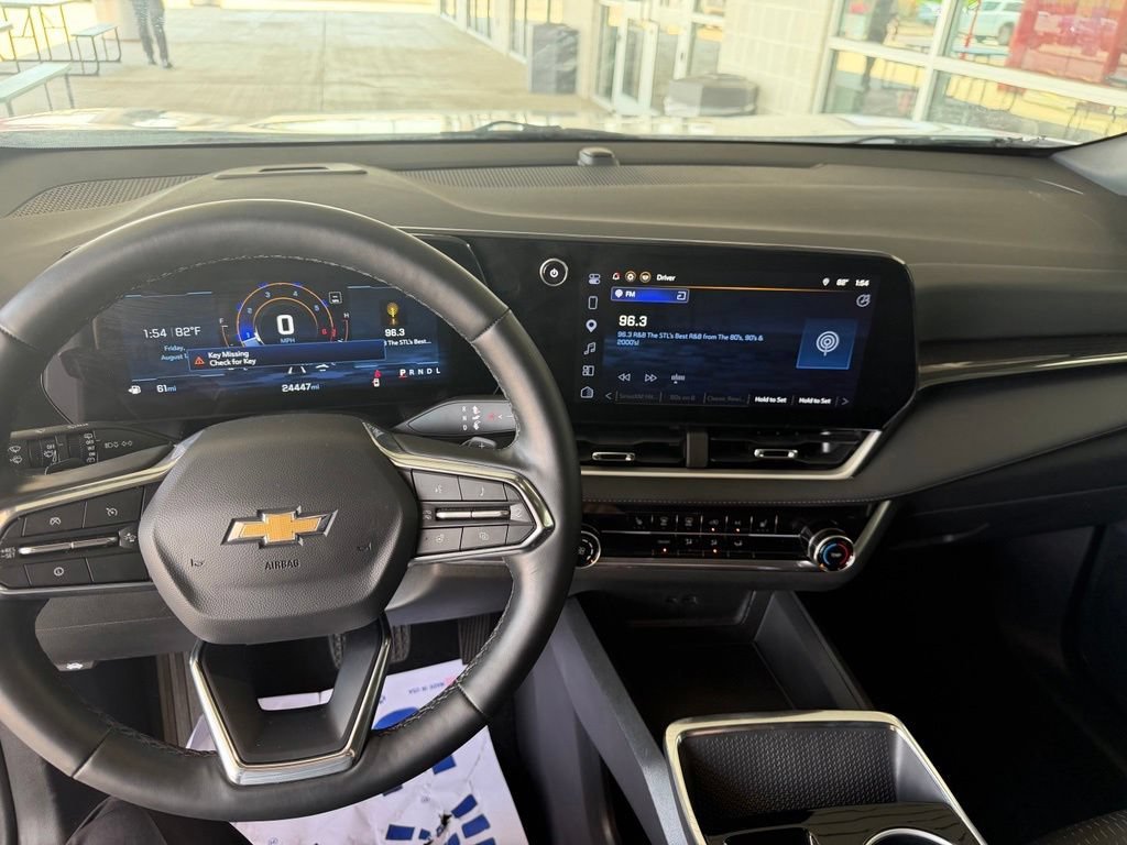 Used 2025 Summit White Chevrolet LT image 11