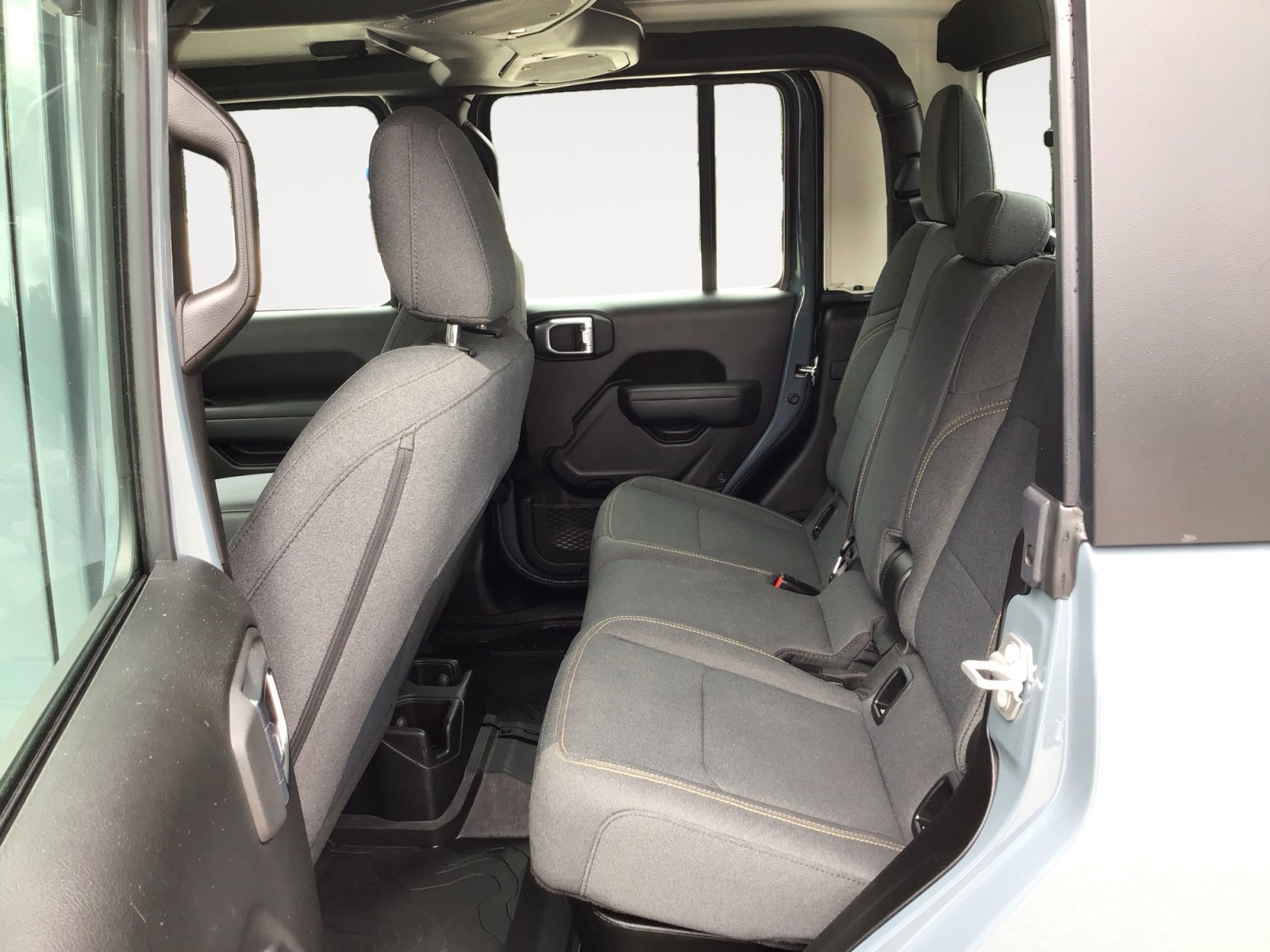 Used 2025 Anvil Clearcoat Jeep Sport image 22