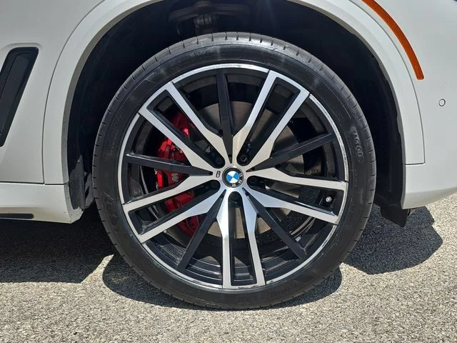Used 2023 White BMW M50i image 41