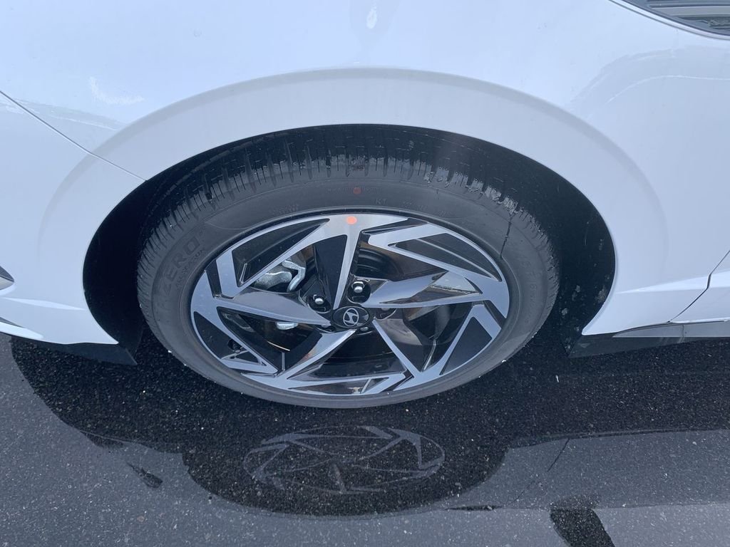 New 2026 White Hyundai SEL Sport image 10