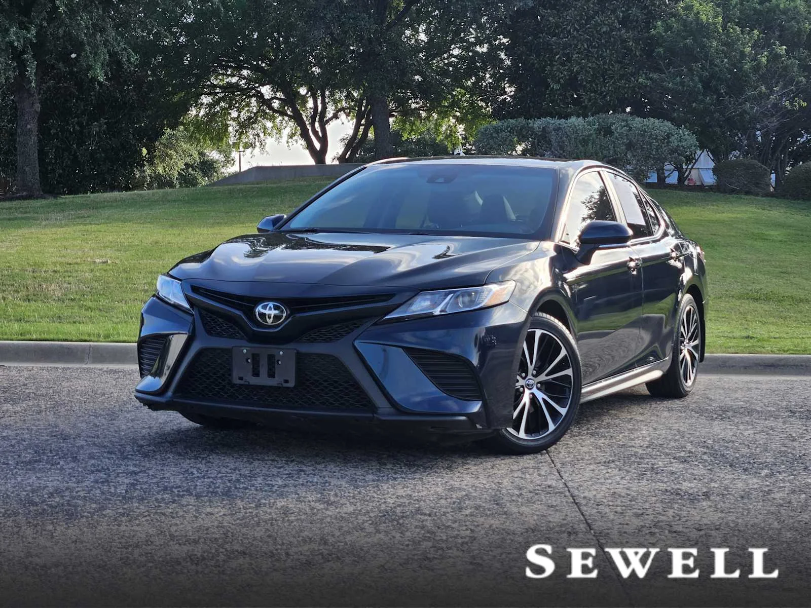 2020 Toyota Camry SE Nightshade