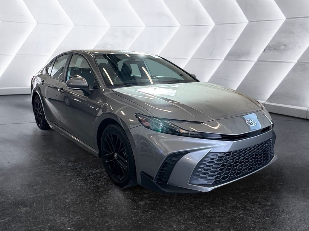 2025 Toyota Camry SE FWD