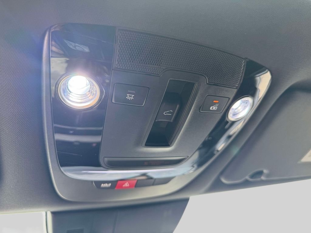 Used 2023 White Kia X-Line image 29