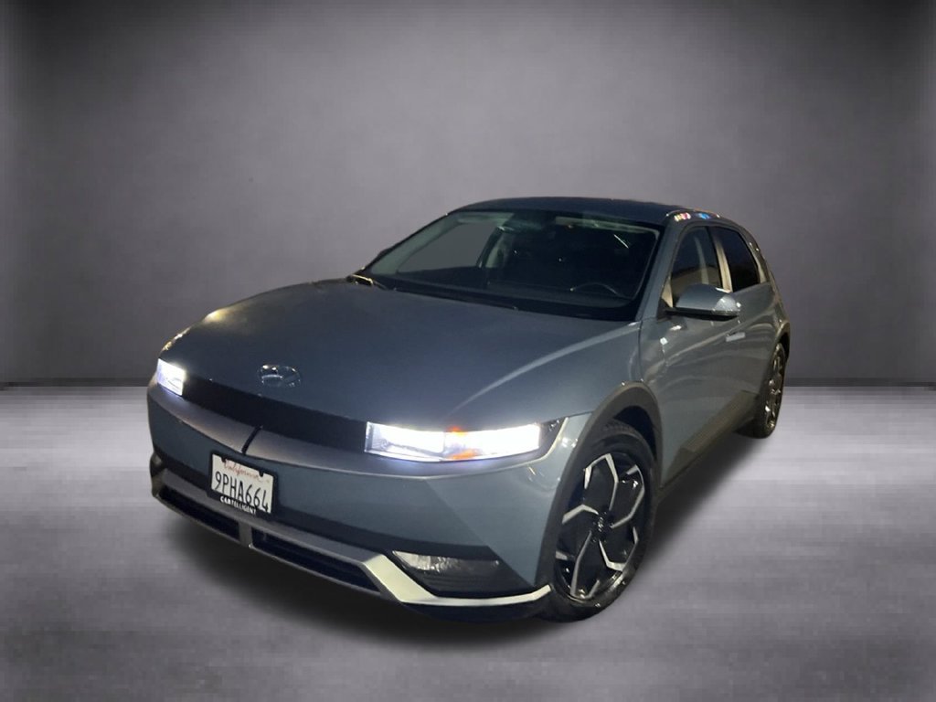 Certified Used 2024 Blue Hyundai SE Standard Range image 4