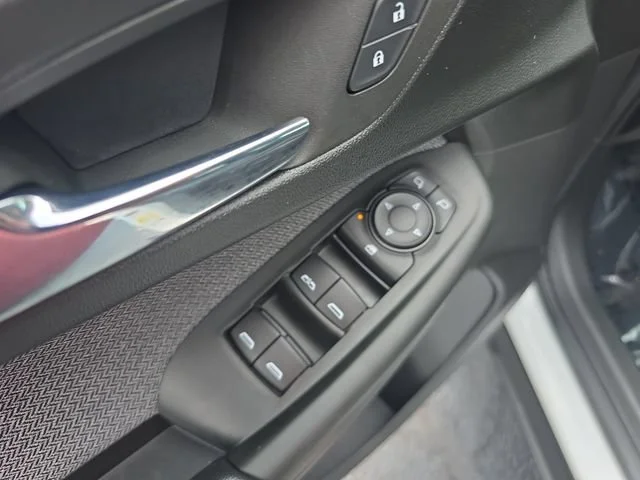 Used 2022 SUMMIT WHITE Chevrolet LT image 13
