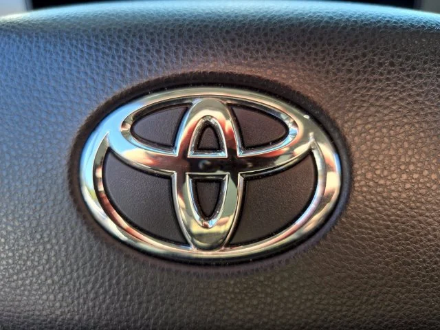 Used 2023 White Toyota SR5 image 30