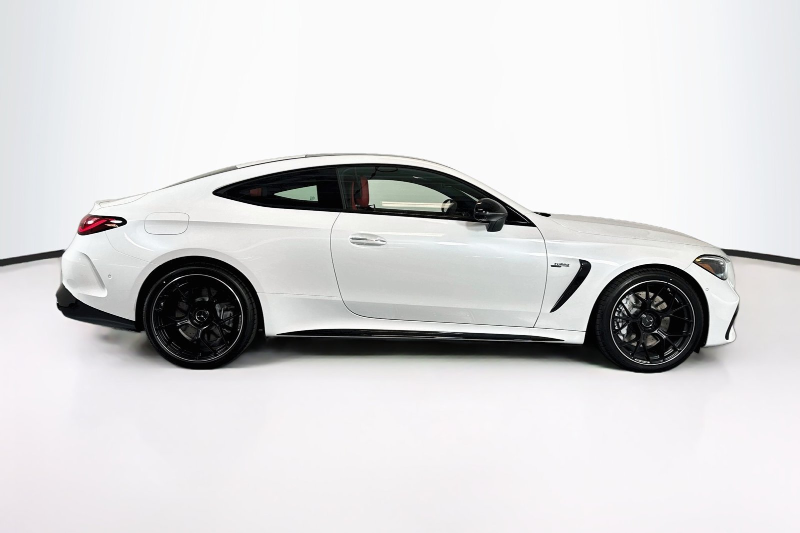 New 2026 MANUFAKTUR Moonlight White Metallic Mercedes-Benz AMG® CLE 53 image 4
