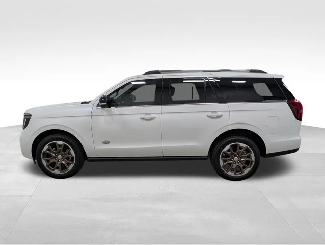 New 2027 Star White Metallic Tri-Coat Ford King Ranch® image 36