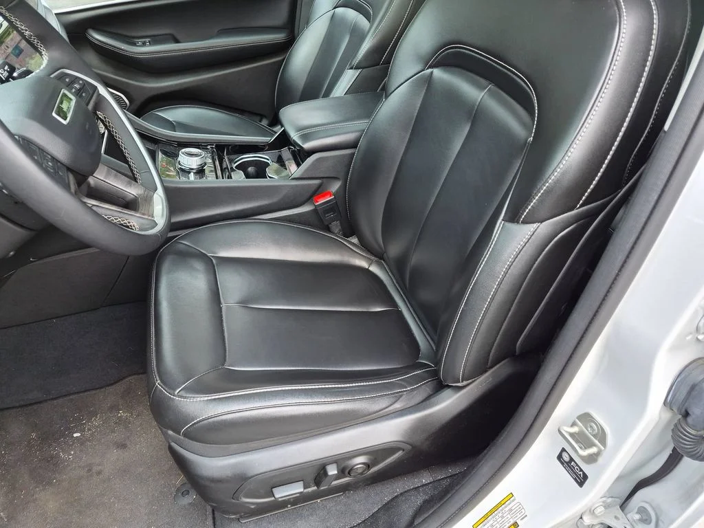 Used 2023 White Jeep 4xe image 27