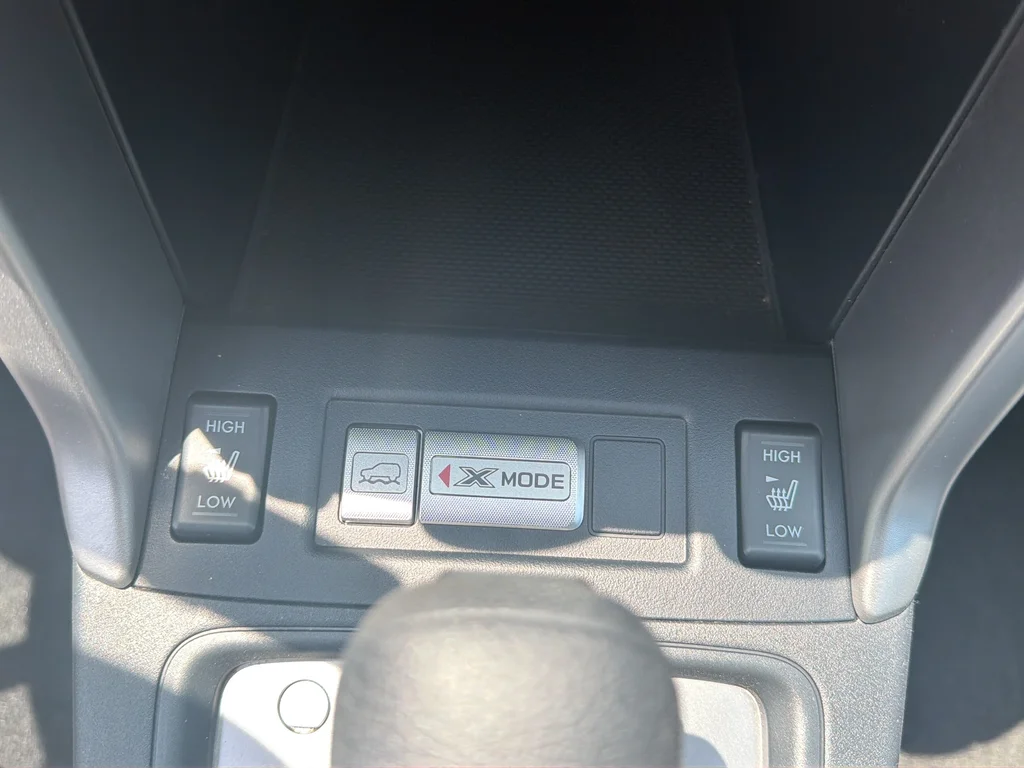 Used 2017 Dark Gray Metallic Subaru 2.5i Premium image 28