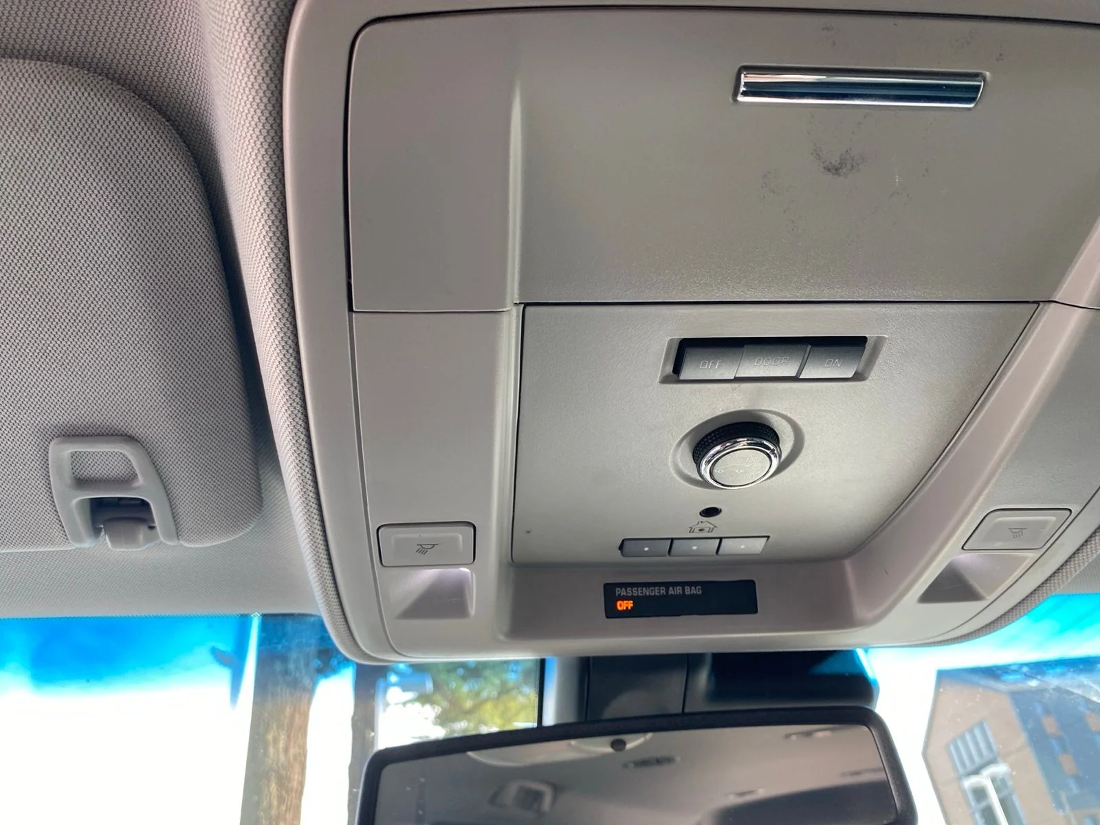 Used 2015 Silver Ice Metallic Chevrolet LT image 6