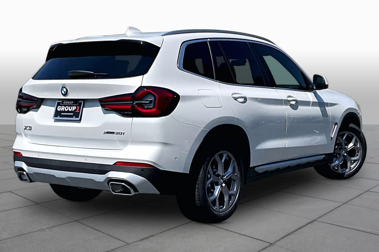 Used 2024 Mineral White Metallic BMW xDrive30i image 13