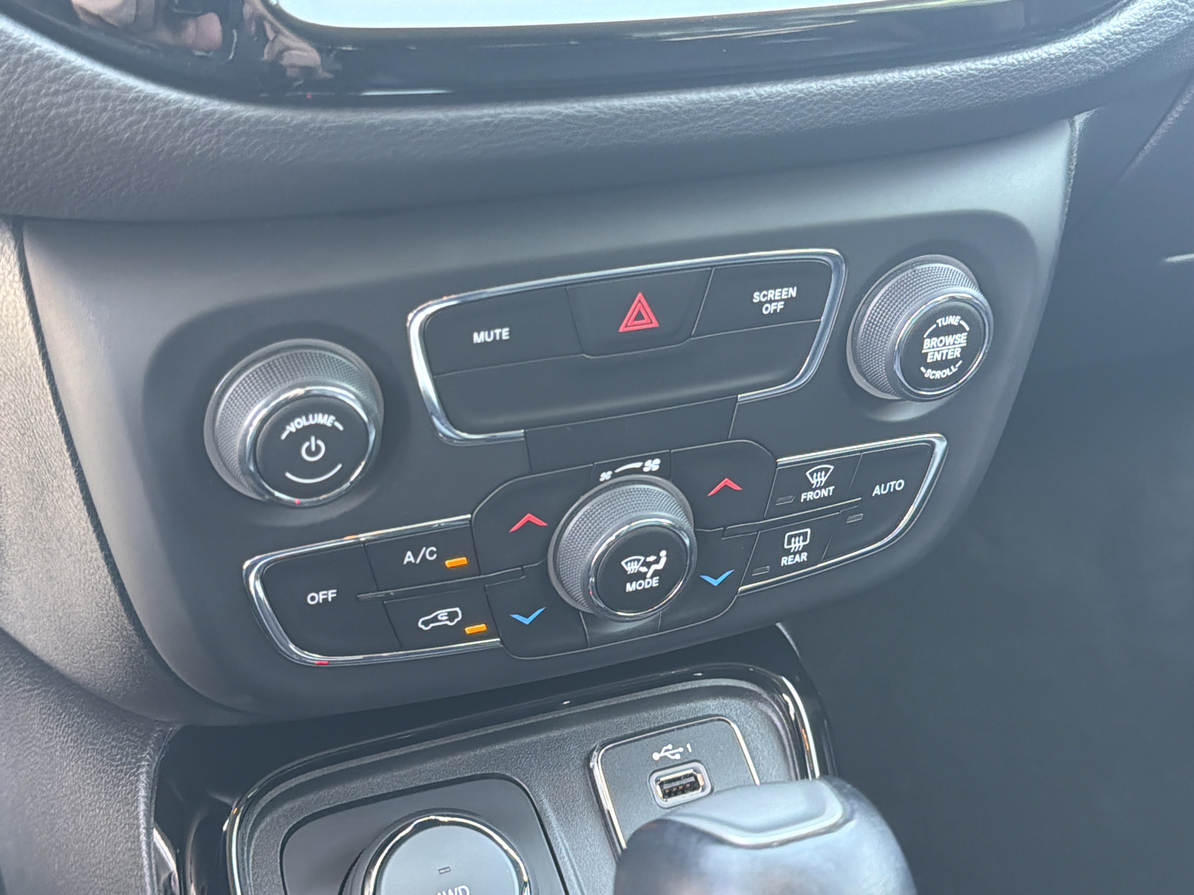 Used 2019 White Clearcoat Jeep Limited image 35