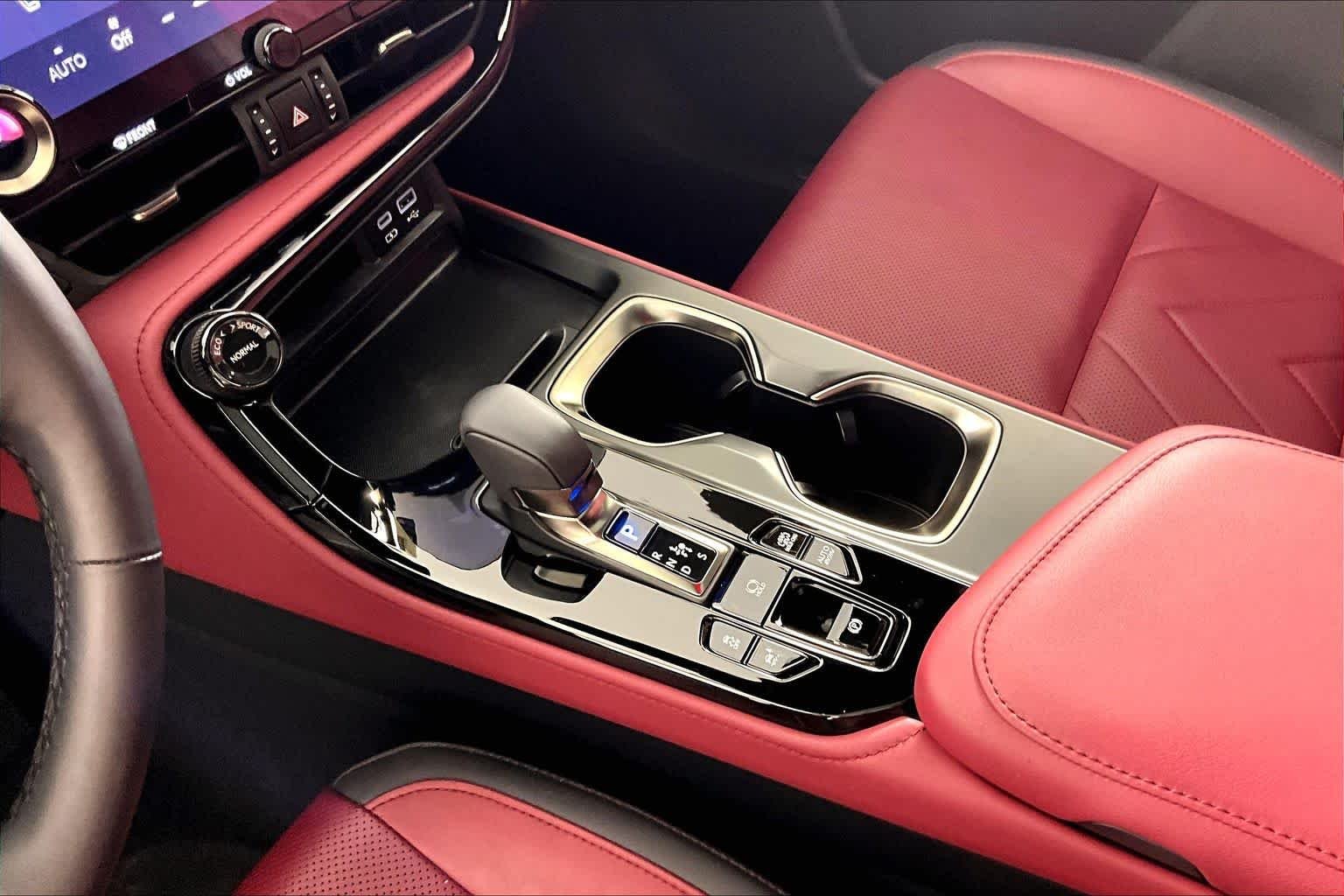 Used 2024 Eminent White Pearl Lexus Luxury image 15