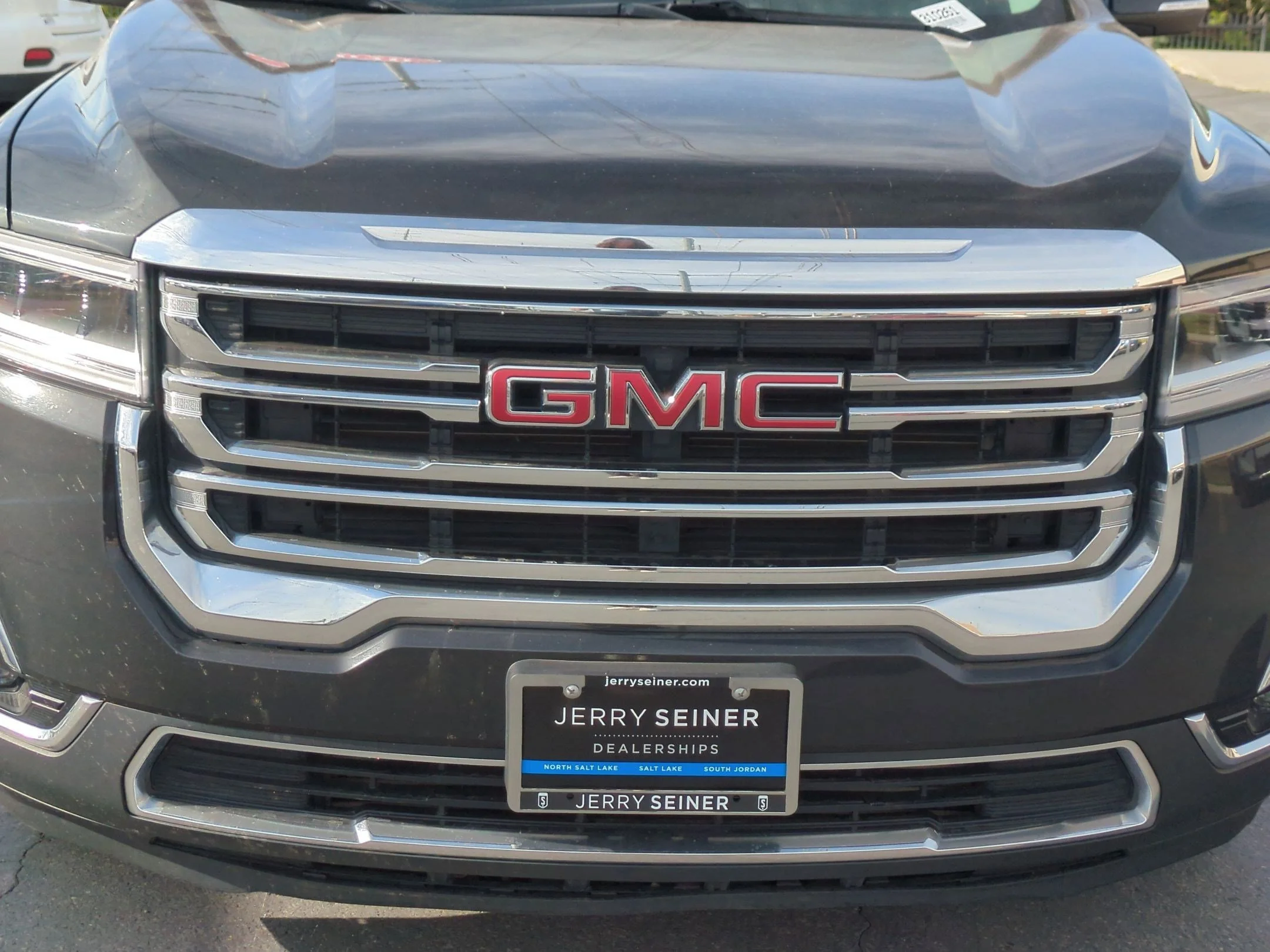 Used 2020 Carbon Black Metallic GMC SLT image 10