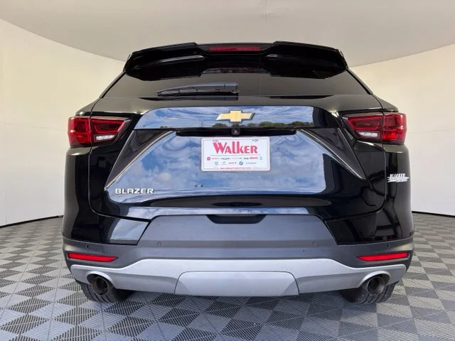 Used 2024 Black Chevrolet LT image 6