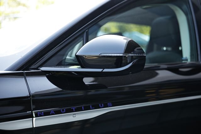 Used 2024 Black Metallic Lincoln Reserve image 11