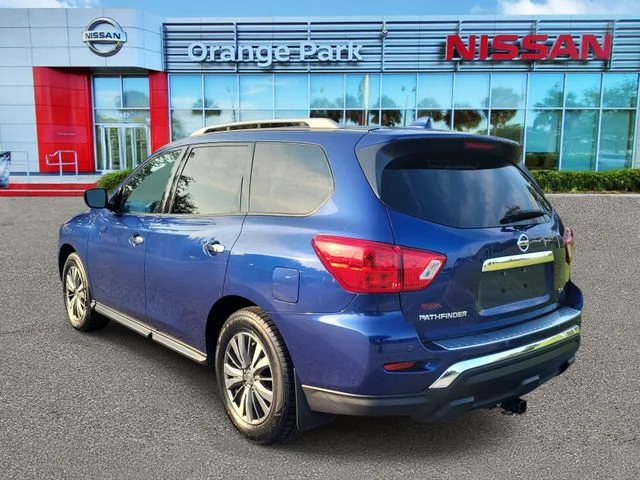 Used 2020 Blue Nissan SV image 3