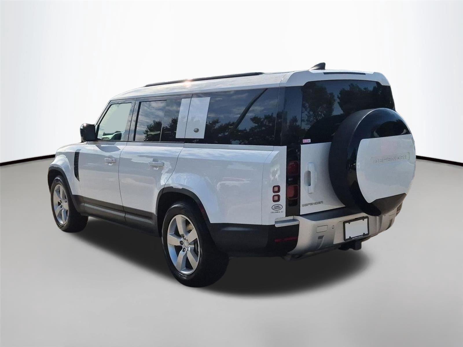 Used 2024 Fuji White Land Rover S image 3