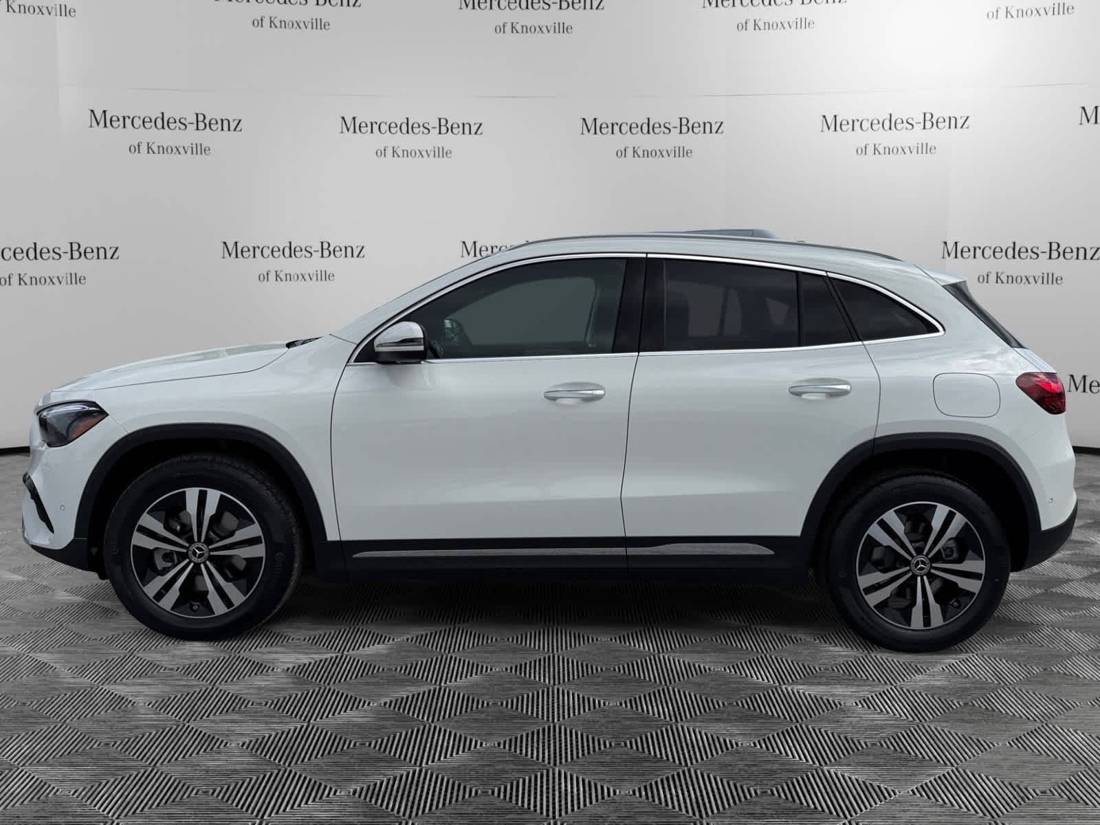 Used 2026 Polar White Mercedes-Benz GLA 250 image 2