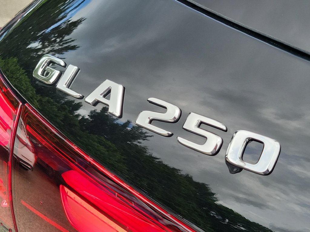 New 2026 Night Black Mercedes-Benz GLA 250 image 7