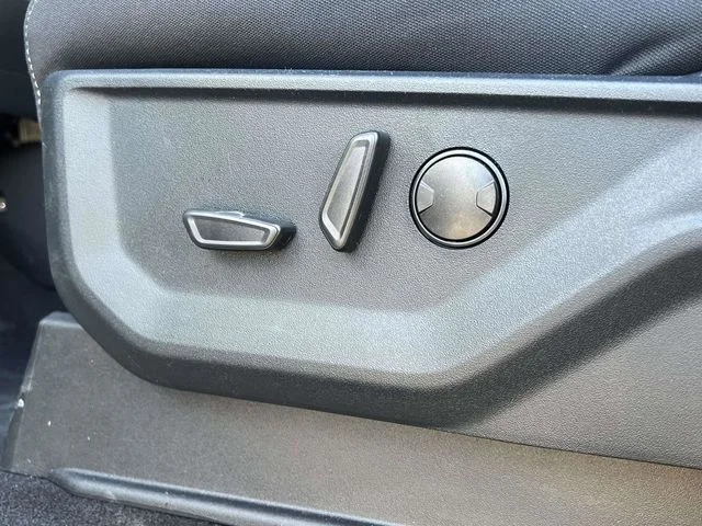 New 2026 Iconic Silver Metallic Ford XLT image 13