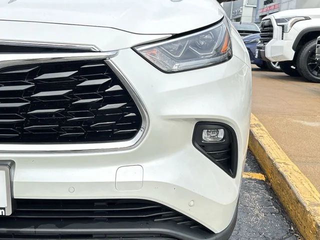 Used 2021 White Toyota Limited image 3