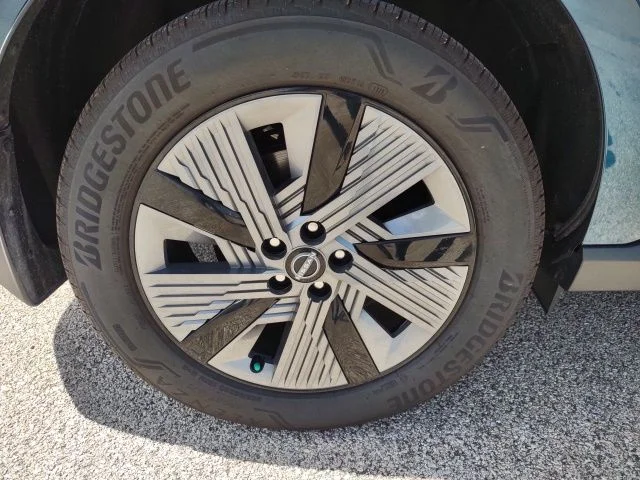 Certified Used 2025 Aurora Blue Pea Nissan SL image 26