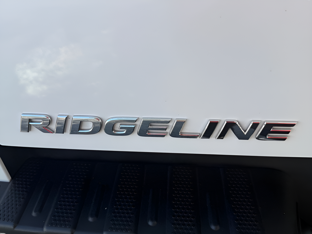 Used 2021  Honda Sport image 19