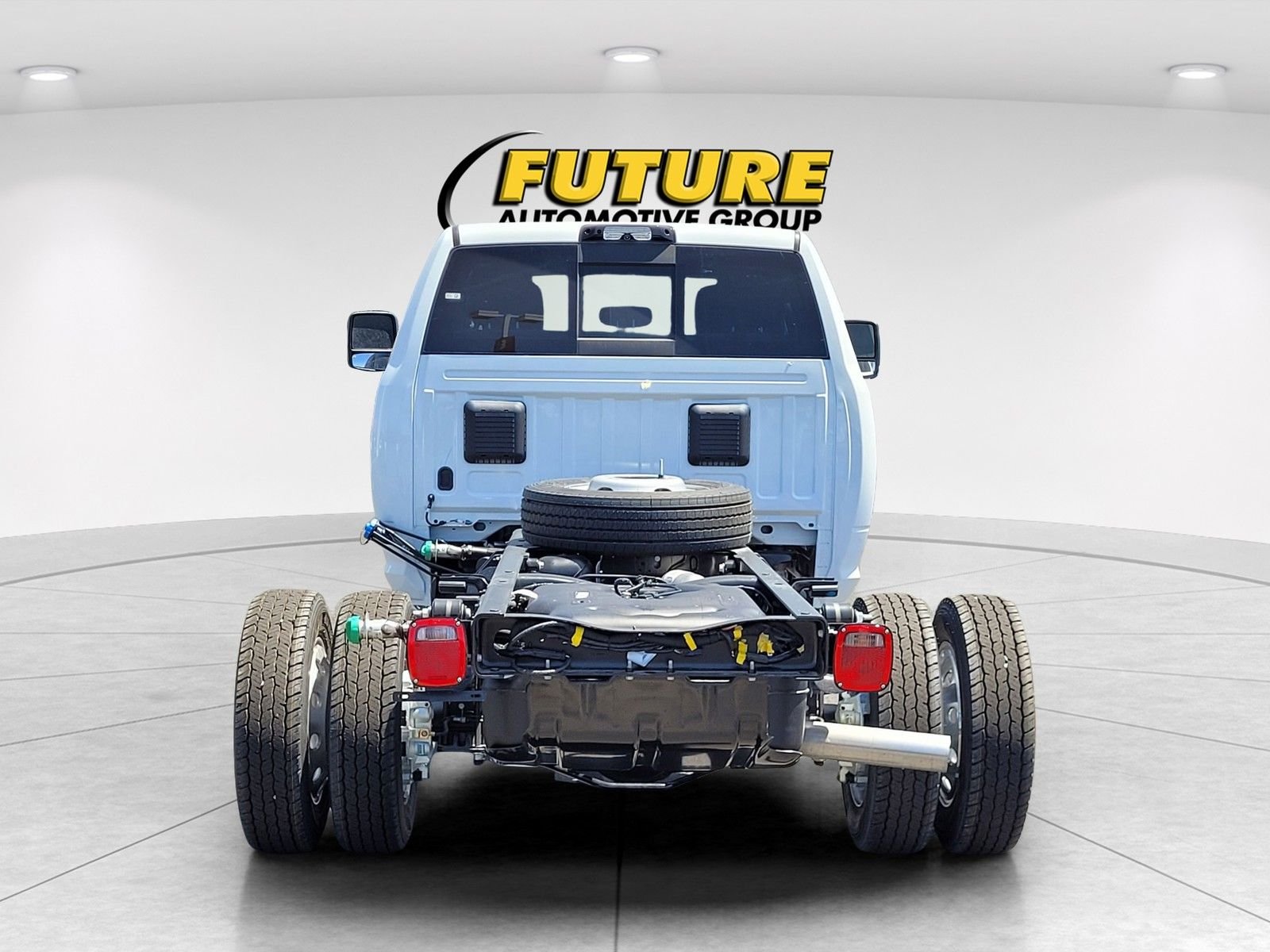 New 2025 Bright White Clear-Coat Exterior Paint RAM Tradesman image 6