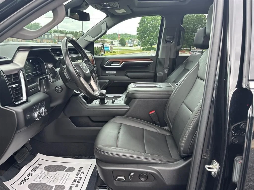 Used 2022 Black GMC Denali image 25