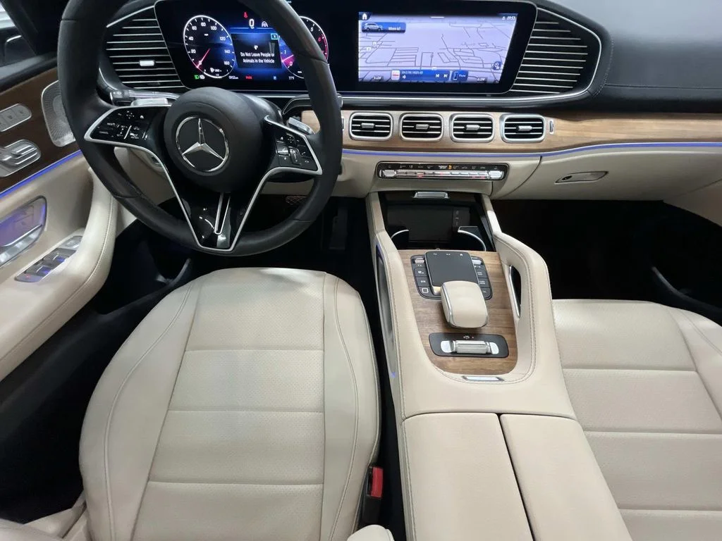 Used 2025 Polar White Mercedes-Benz 450 4MATIC® AWD 3.0L 1 Owner image 14