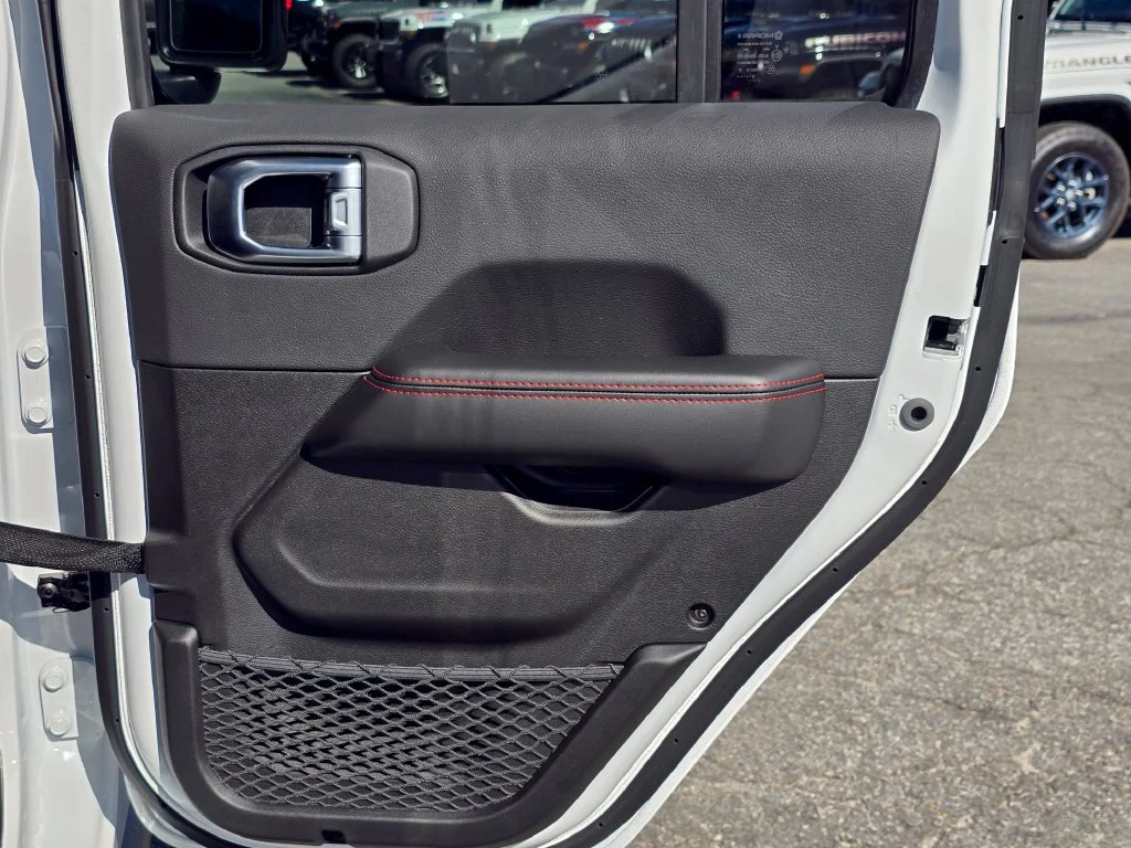 New 2027 White Jeep Rubicon X image 39