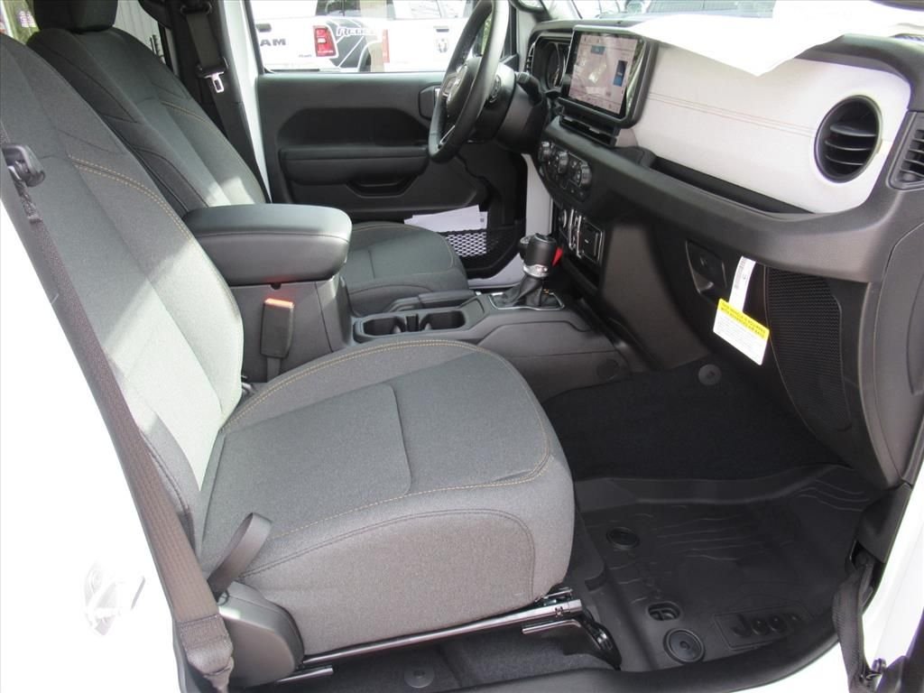 New 2026 Bright White Clear-Coat Exterior Paint Jeep Sport S image 9