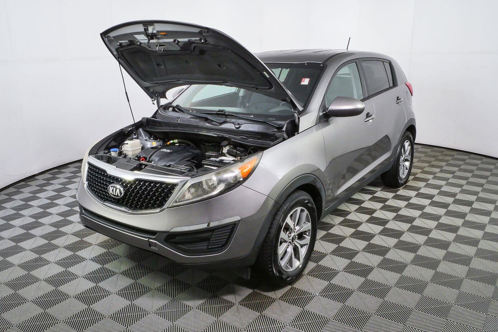 Used 2016 Mineral Silver Kia LX image 35