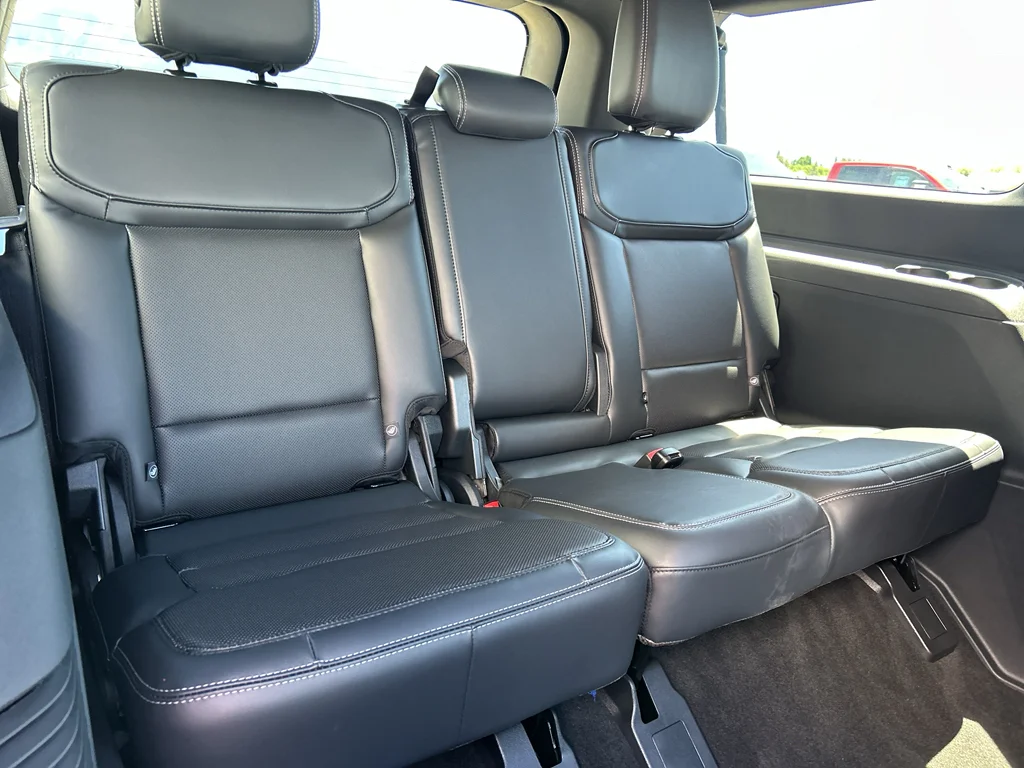 New 2026 Space Silver Metallic Ford MAX Platinum® image 23