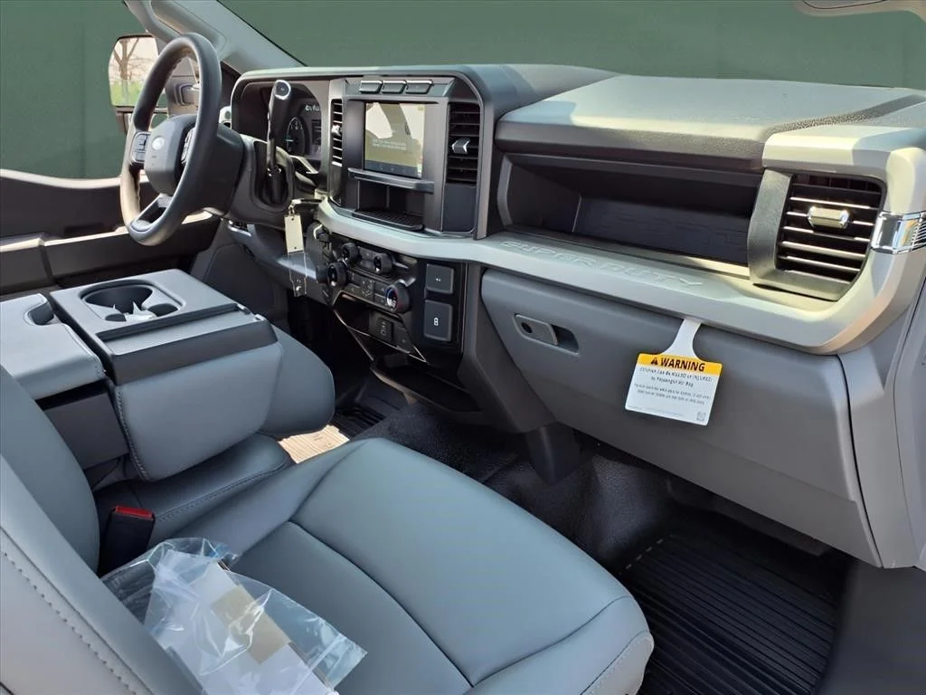 2024 Ford F-450 Super Duty Chassis Cab XL - Photo 12