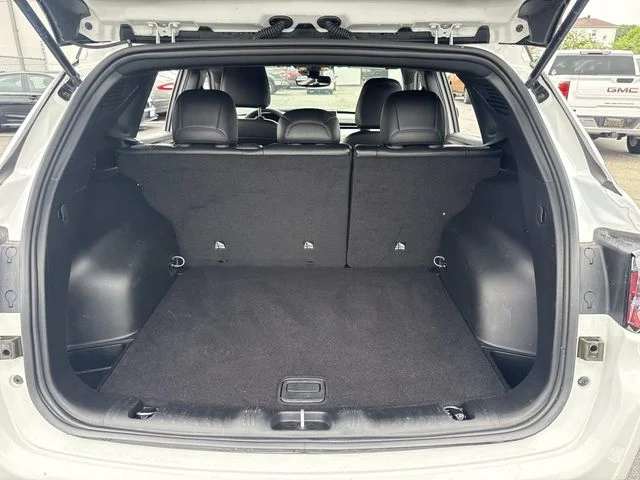 Used 2025 White Jeep Limited image 8
